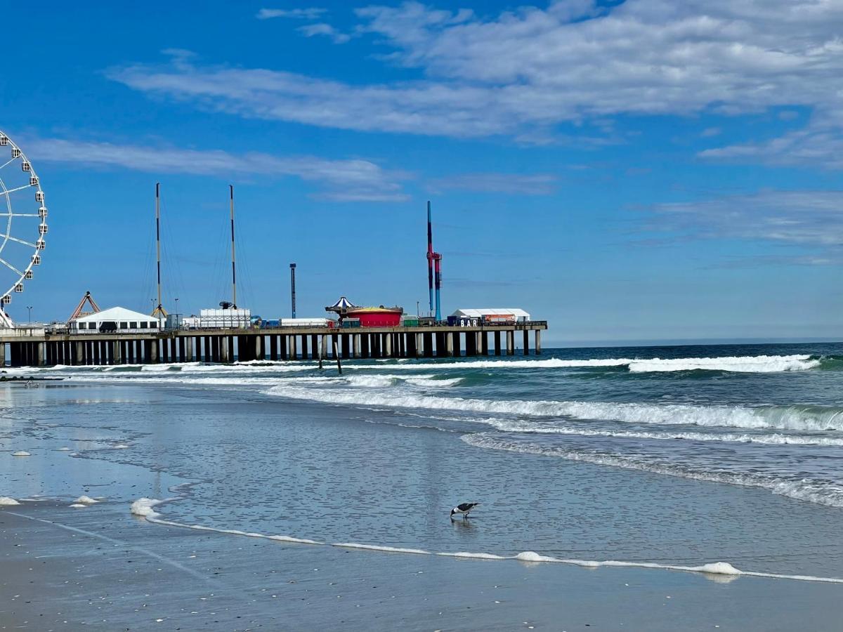 3 Bedrooms, Boardwalk Duplex Beachblock Home! Atlantic City Dış mekan fotoğraf