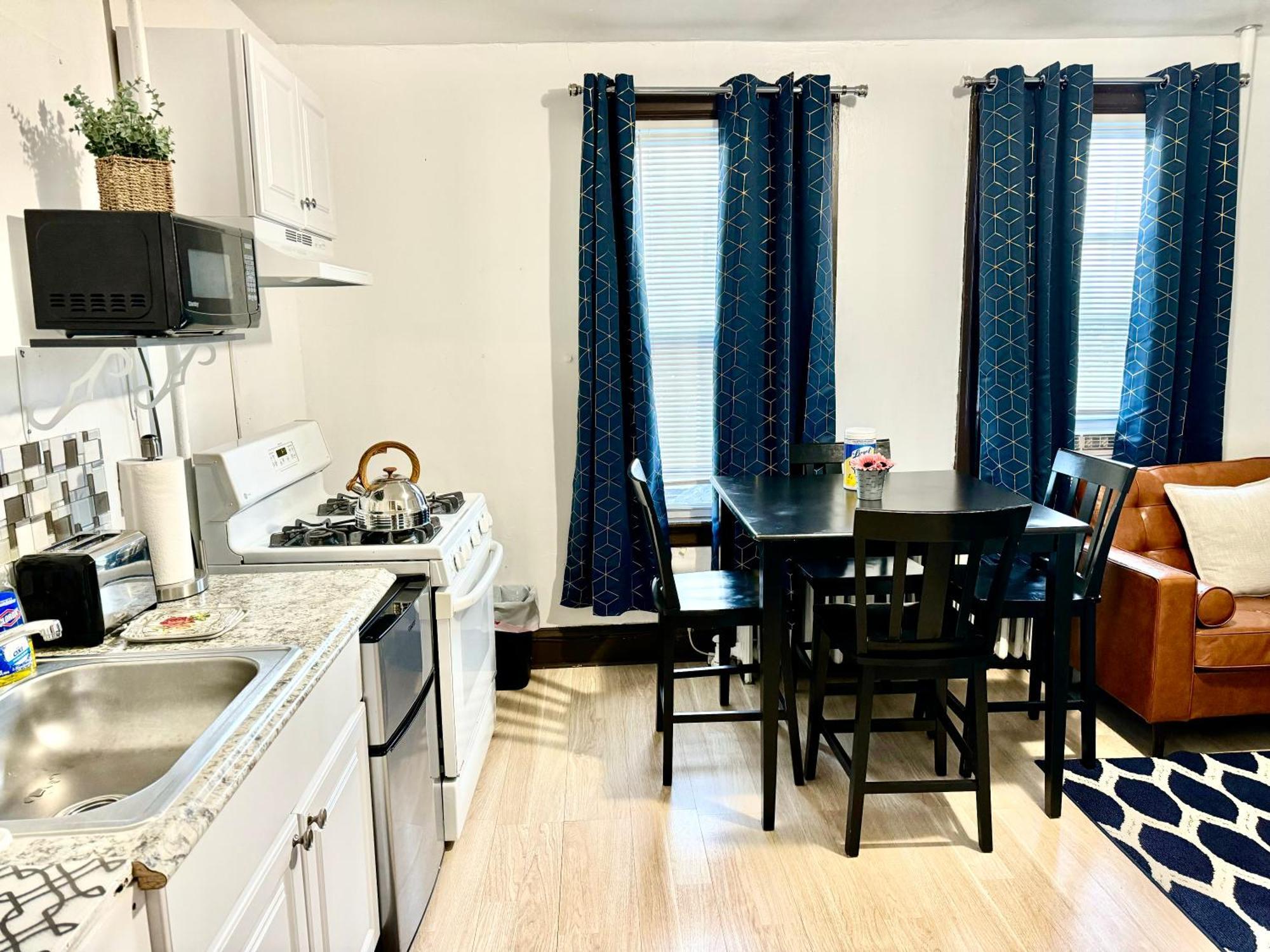3 Bedrooms, Boardwalk Duplex Beachblock Home! Atlantic City Dış mekan fotoğraf